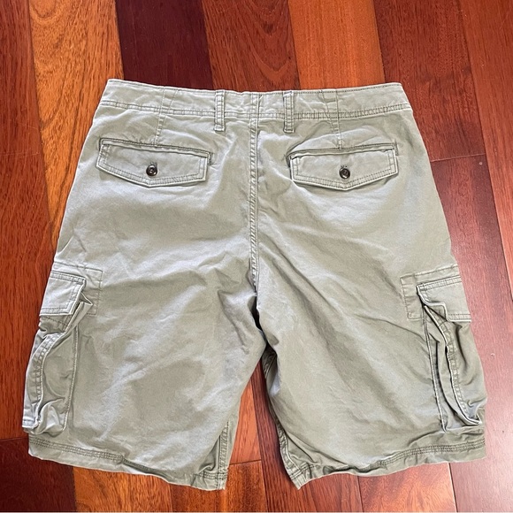 Gap 10" Cargo Shorts Mens 33 Green Flap Pockets Outdoors Hiking B6 - Picture 2 of 4